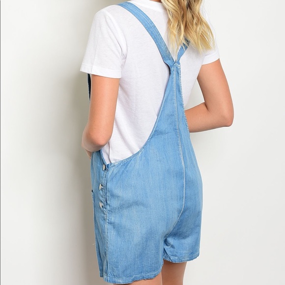 🌹ADORABLE DENIM OVERALL SHORTS 🌹 - Picture 2 of 3